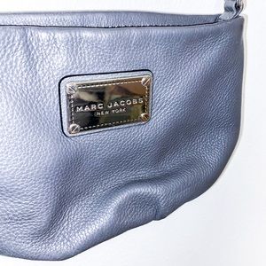 Marc Jacobs crossbody purse bag. Gray color